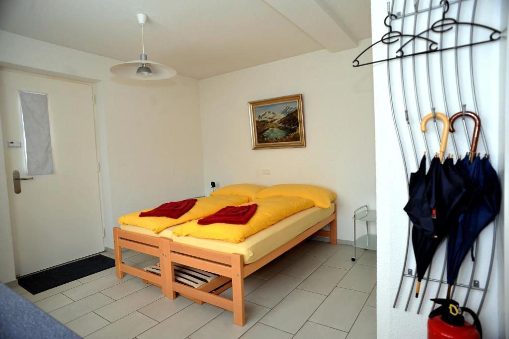 Niros Bed & Breakfast Birsfelden Стая снимка