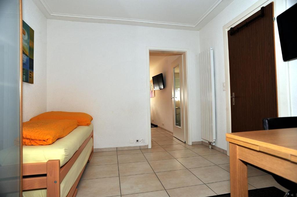 Niros Bed & Breakfast Birsfelden Стая снимка