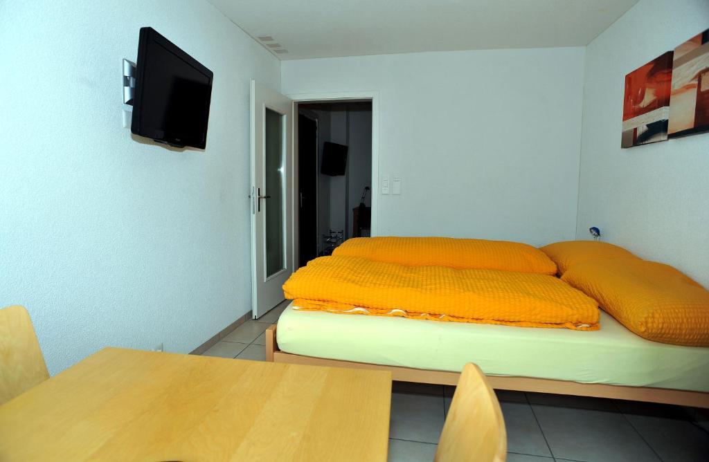 Niros Bed & Breakfast Birsfelden Стая снимка