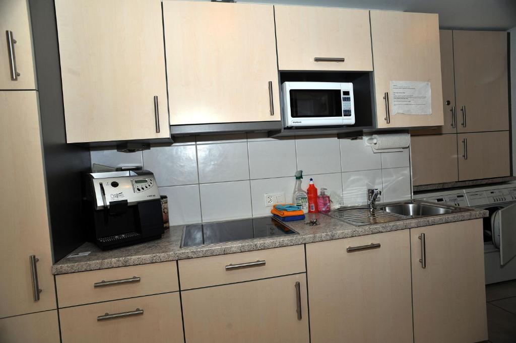 Niros Bed & Breakfast Birsfelden Стая снимка