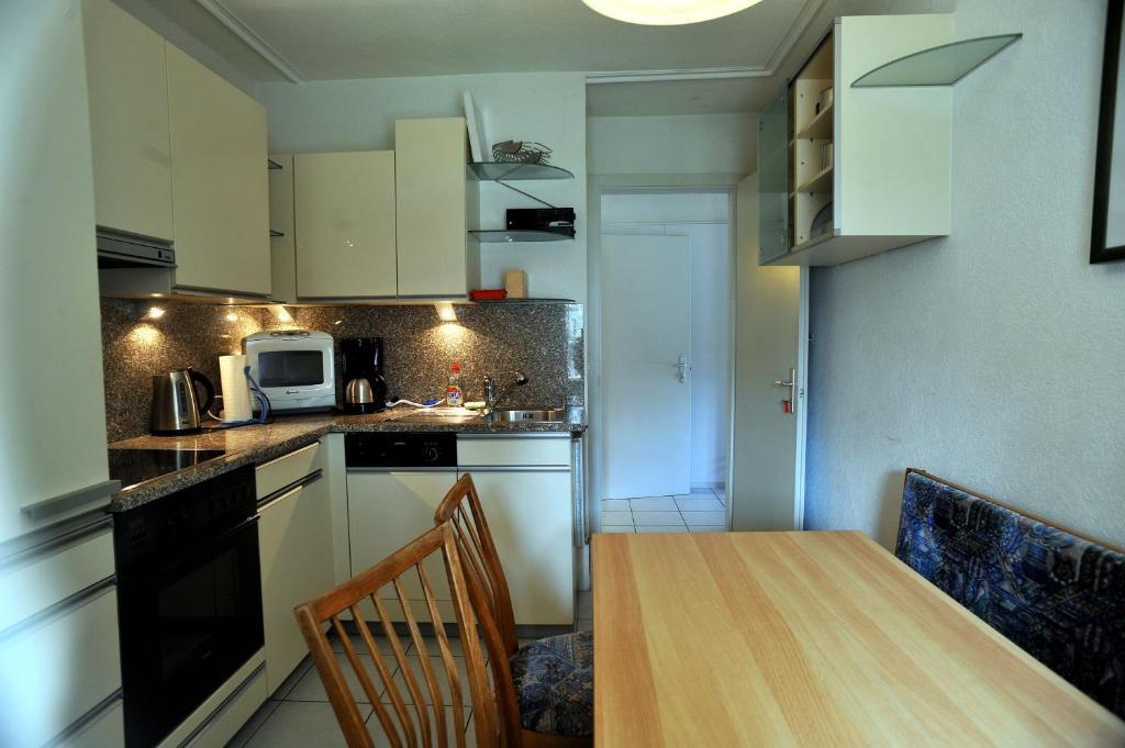 Niros Bed & Breakfast Birsfelden Стая снимка