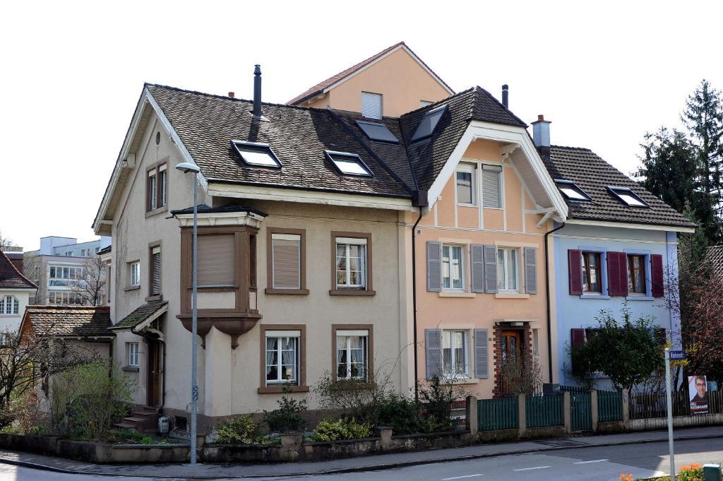 Niros Bed & Breakfast Birsfelden Екстериор снимка
