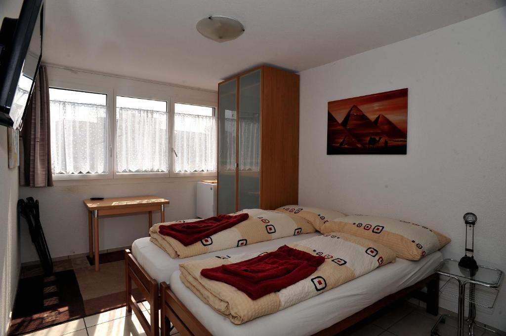 Niros Bed & Breakfast Birsfelden Екстериор снимка