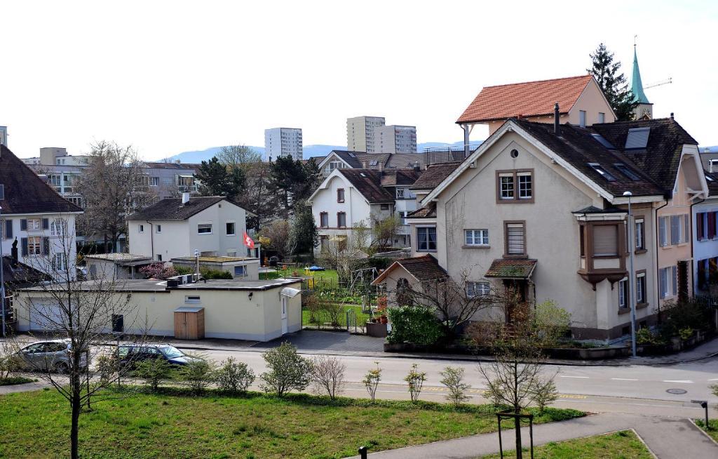 Niros Bed & Breakfast Birsfelden Екстериор снимка