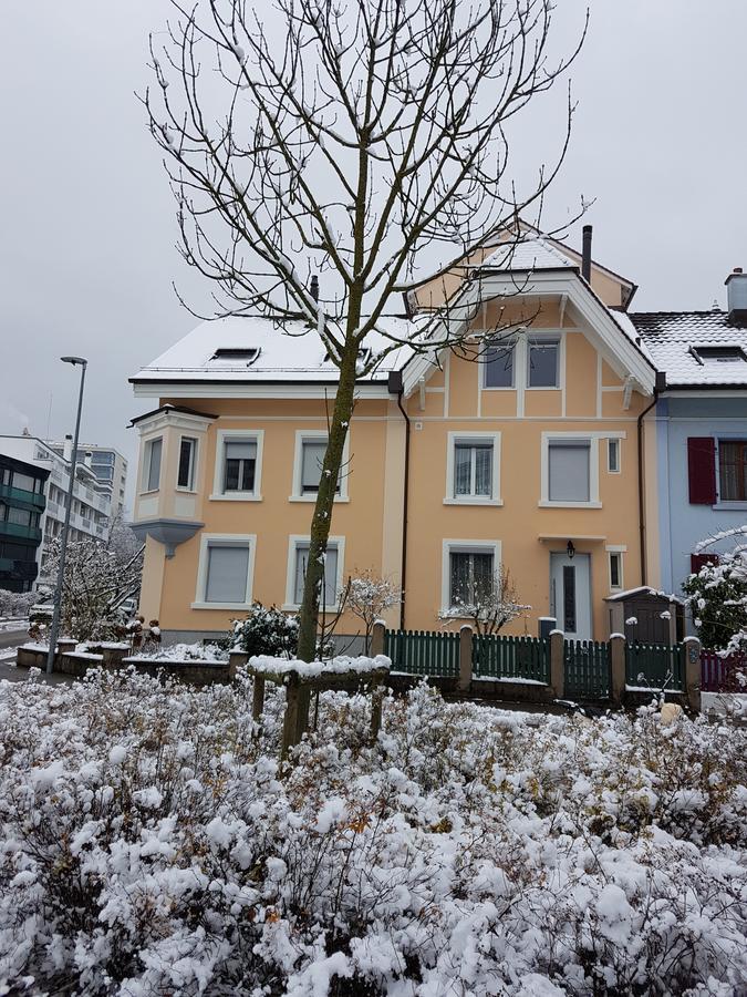 Niros Bed & Breakfast Birsfelden Екстериор снимка