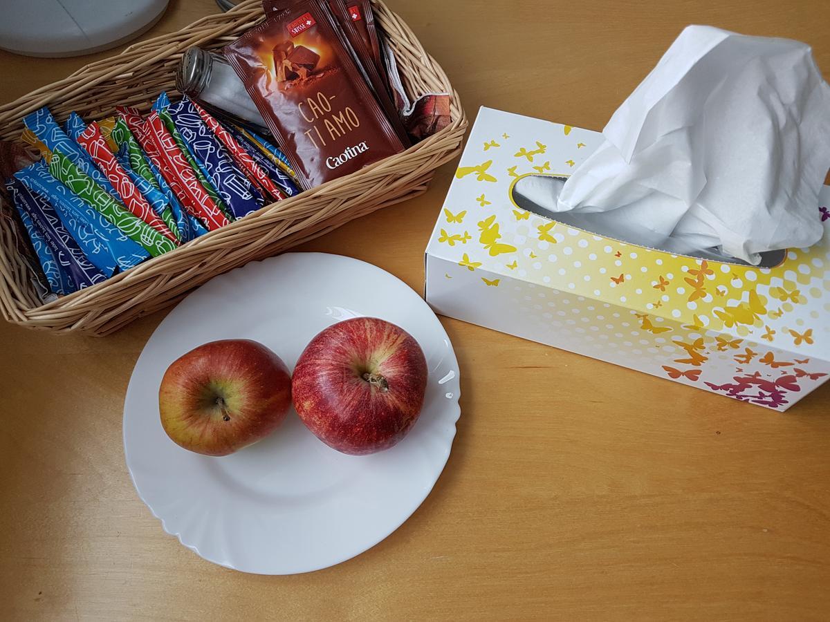 Niros Bed & Breakfast Birsfelden Екстериор снимка